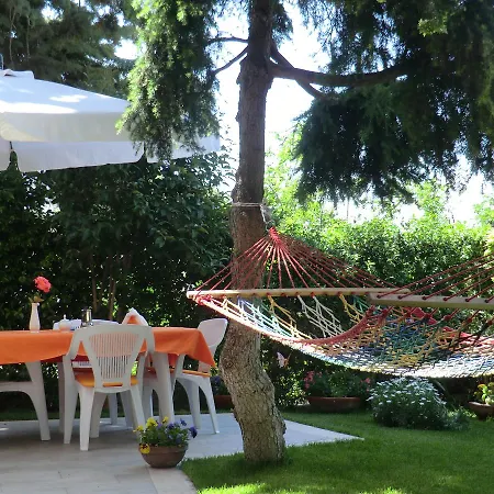 Il Giardino Di Alisa ベッド・アンド・ブレックファスト 3*