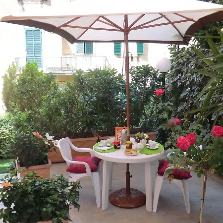 Il Giardino Di Alisa ベッド・アンド・ブレックファスト 3*